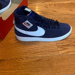 Nike Women’s Blazer Midrebel